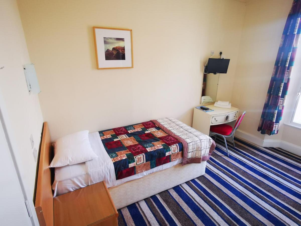 Hotel Dreadnought